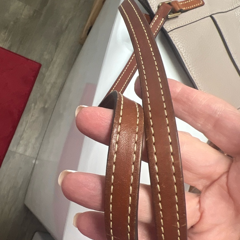 Dooney & Bourke Taupe Leather Bag Lexington - Picture 3 of 10